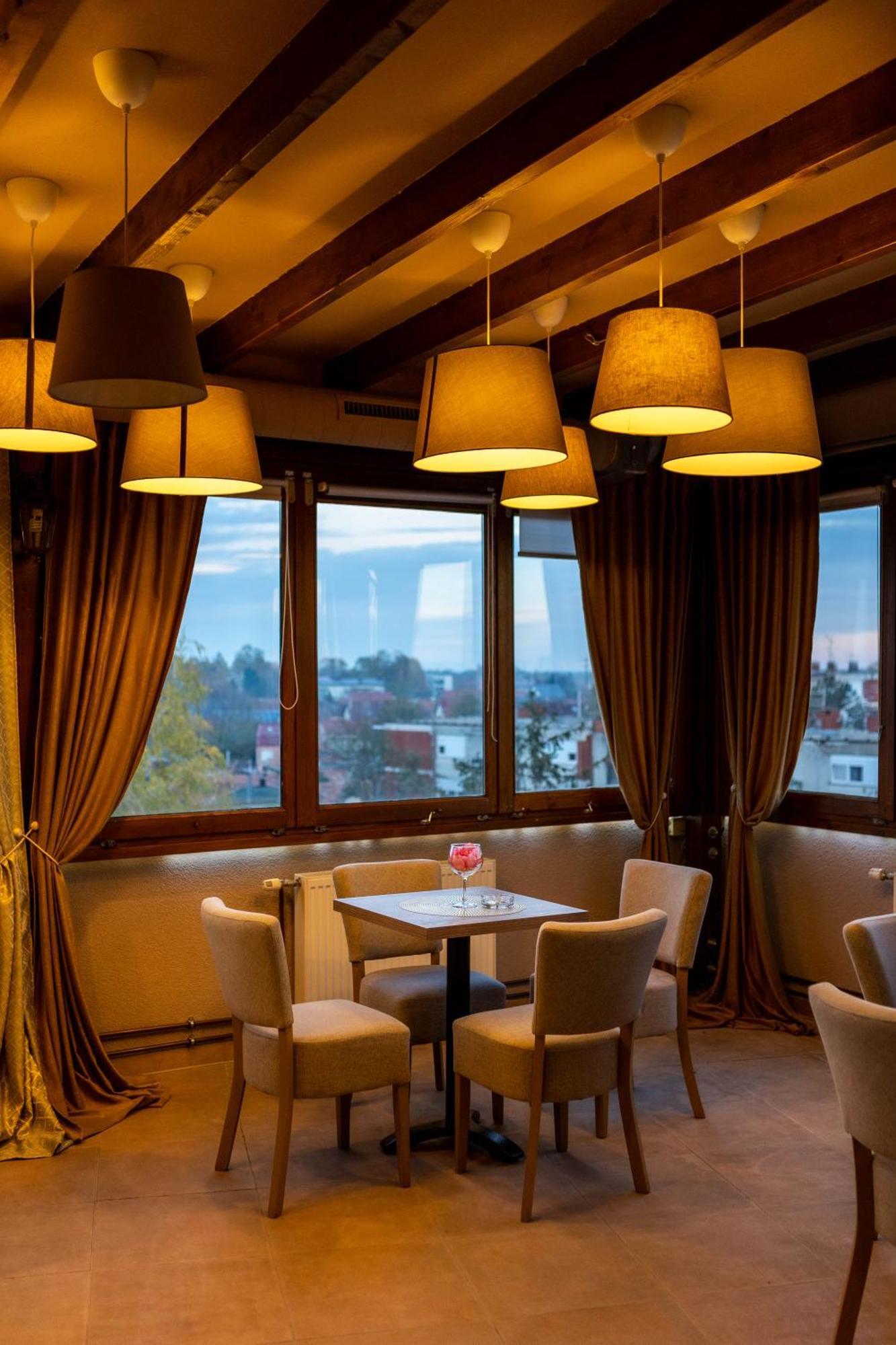 Art Hotel Славонський Брод Екстер'єр фото