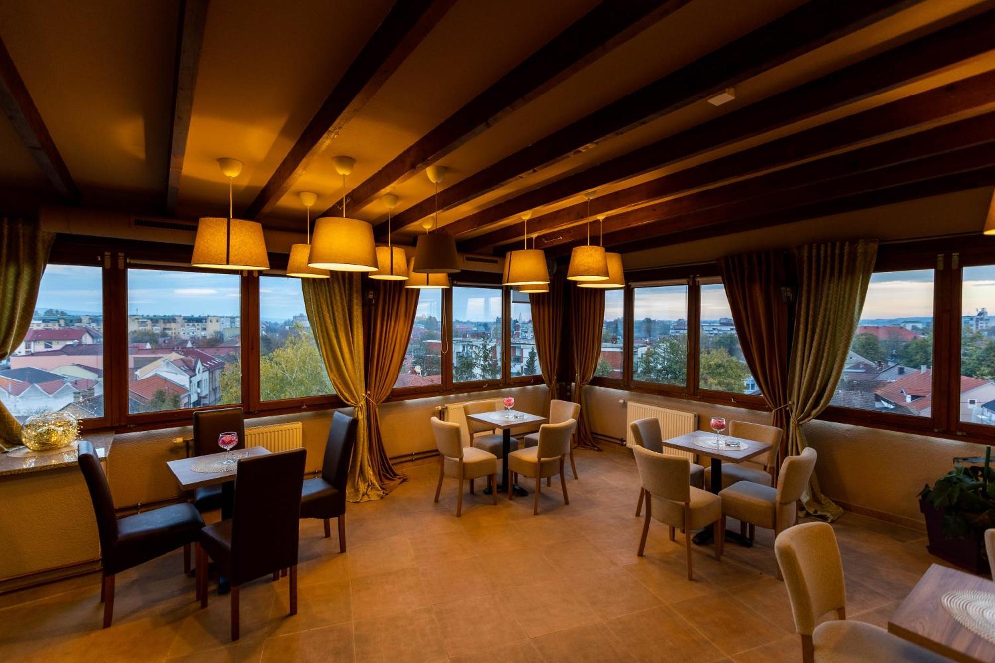 Art Hotel Славонський Брод Екстер'єр фото