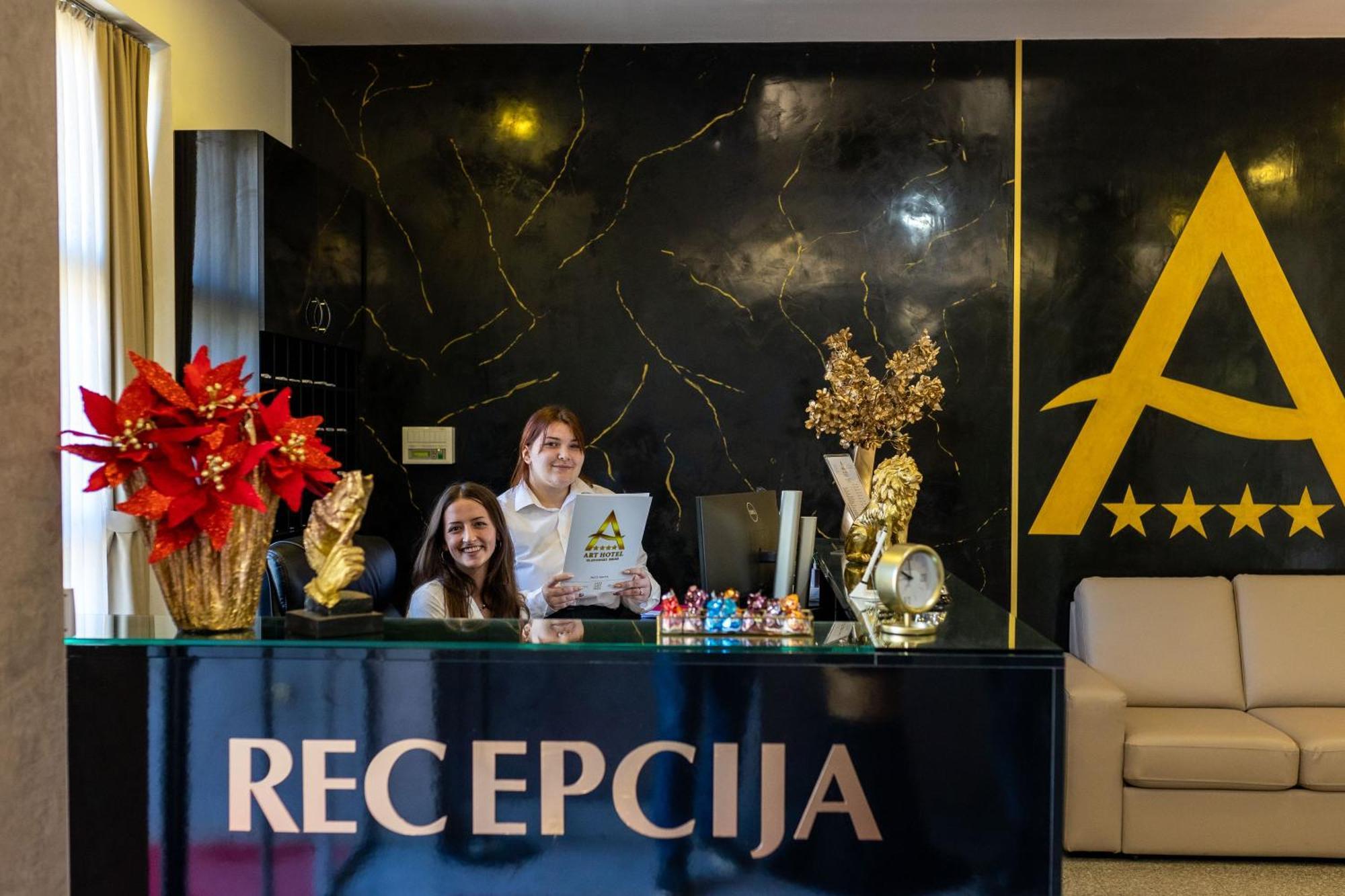 Art Hotel Славонський Брод Екстер'єр фото