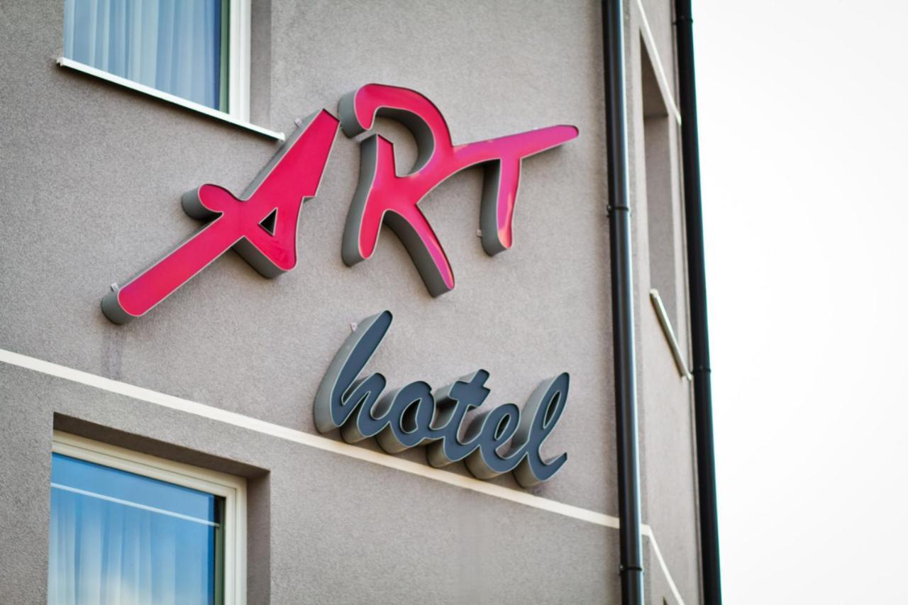 Art Hotel Славонський Брод Екстер'єр фото